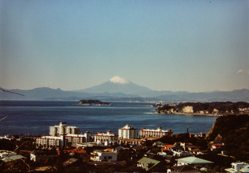 披露山から見た富士山（平成11年）