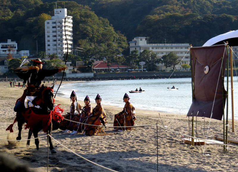 80　逗子海岸の流鏑馬