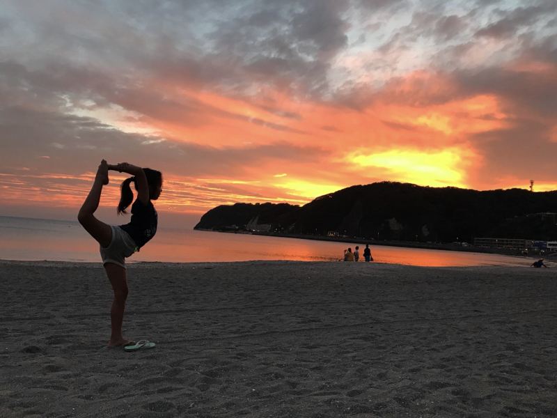 175　夕暮れの逗子海岸