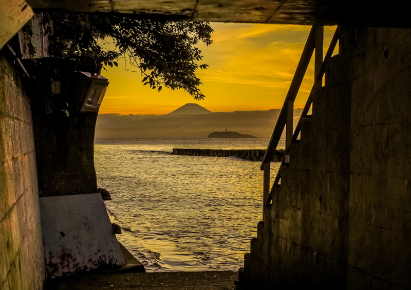 192　渚橋の下から見える夕景