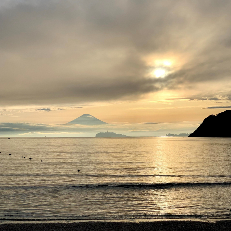 A-75　嵐の後、富士山と江の島