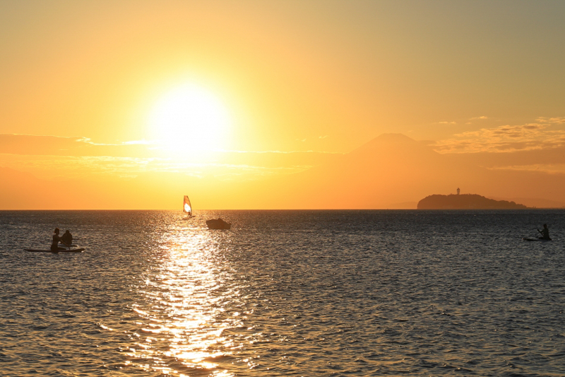Z-120 夕陽を浴びて